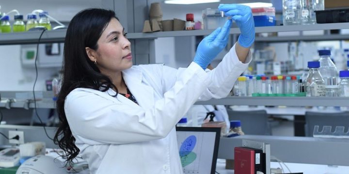 Investigación en la fertilidad masculina : equipo de la Unisimón en Barranquilla crea prueba con nanopartículas de oro
